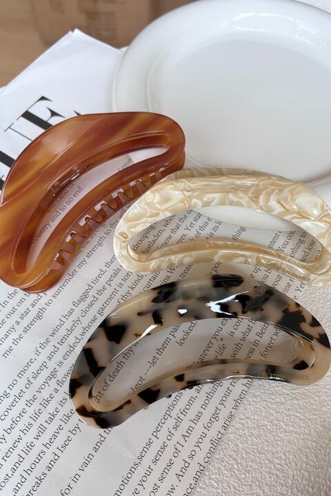 Open Sided Curved Acetate Hair Claw Clip