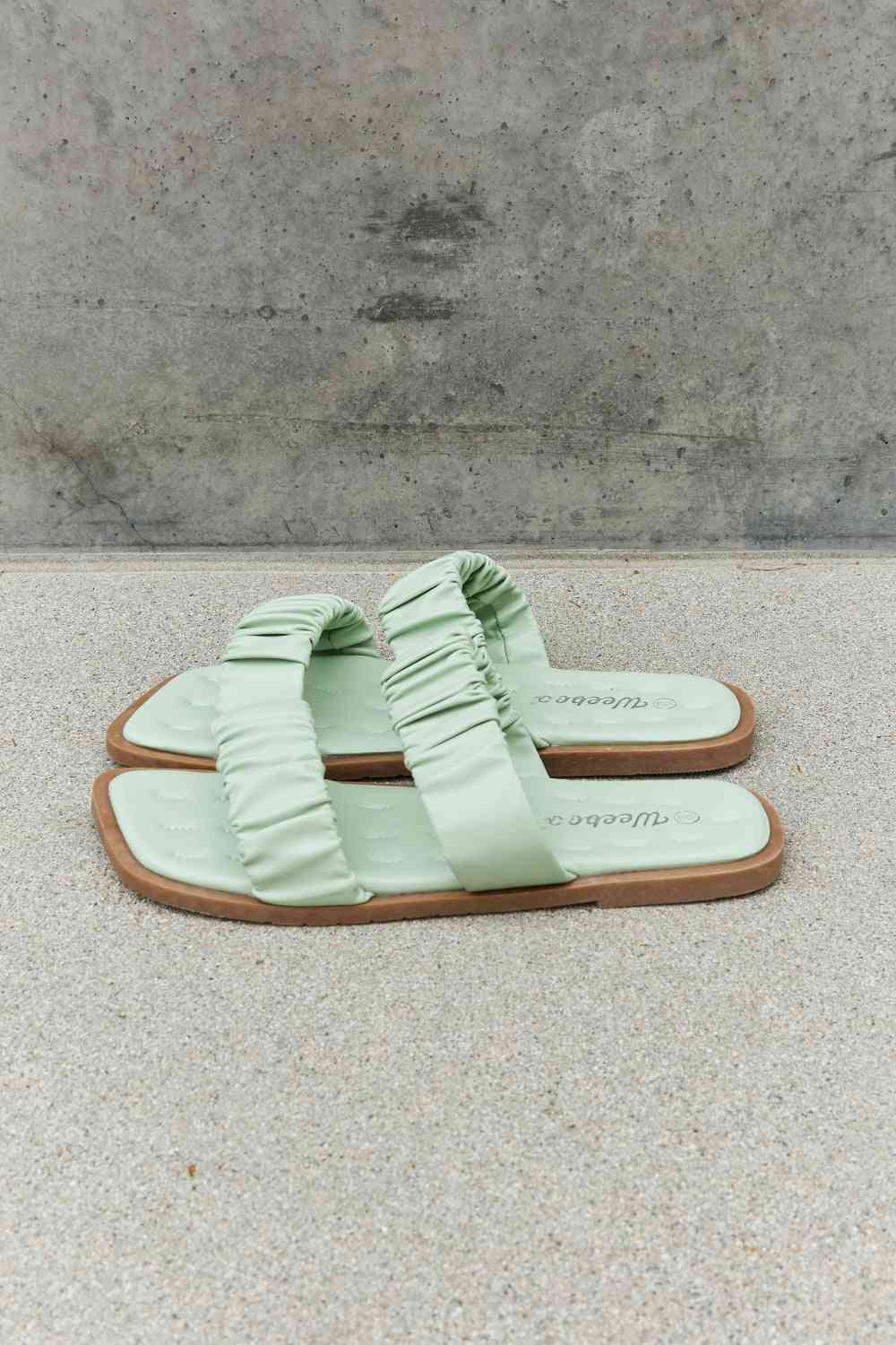 Double Strap Scrunch Sandal in Gum Leaf