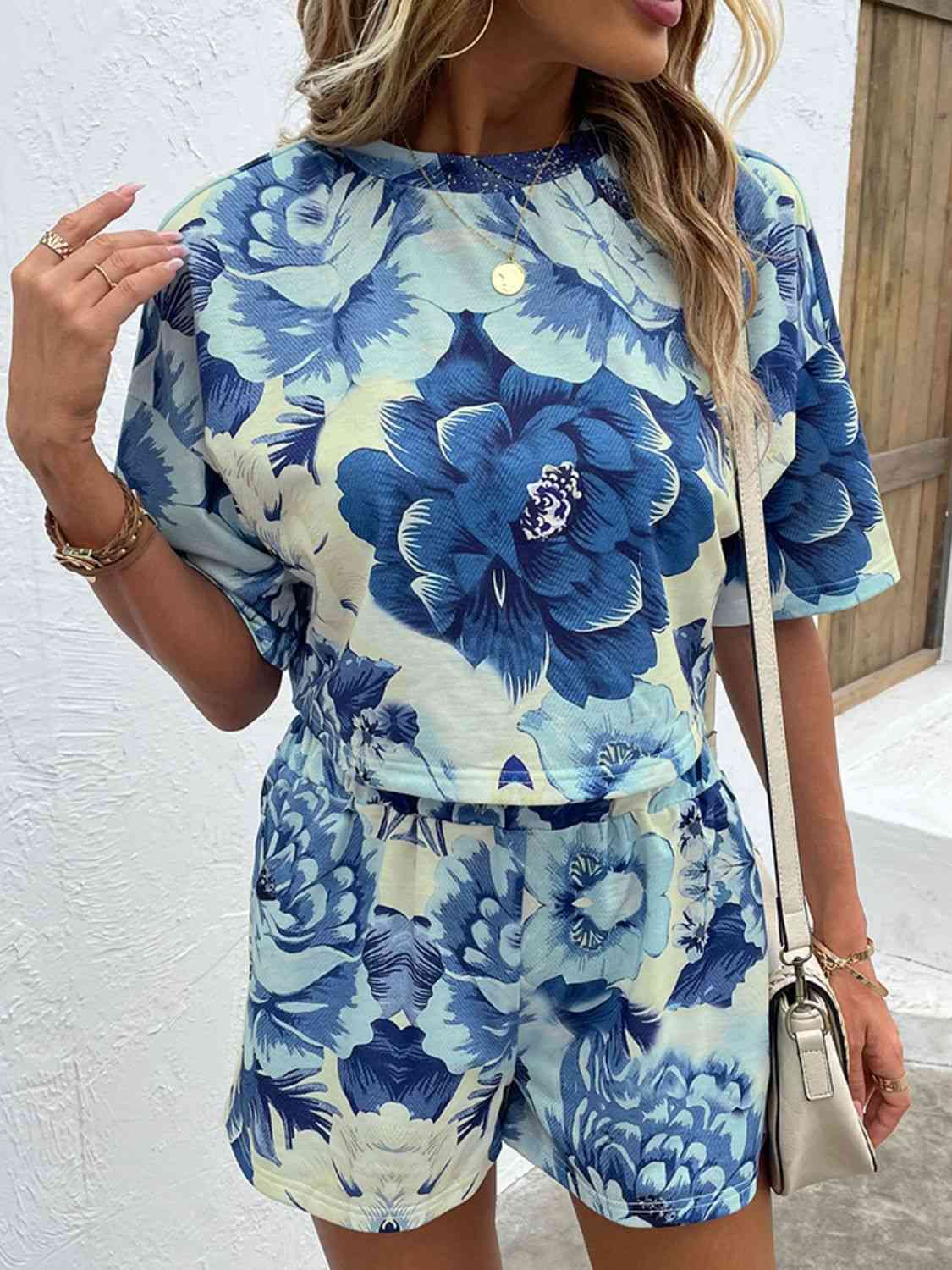 Floral Print Round Neck Dropped Shoulder Half Sleeve Top and Shorts Set